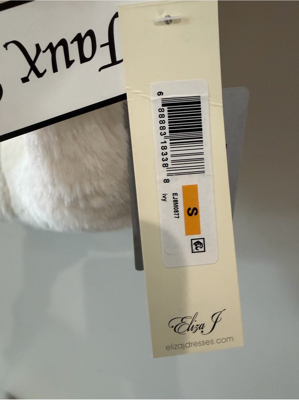 Eliza J Faux Fur Capelet. Ivory. Size small. New with tags. - Picture 5 of 7